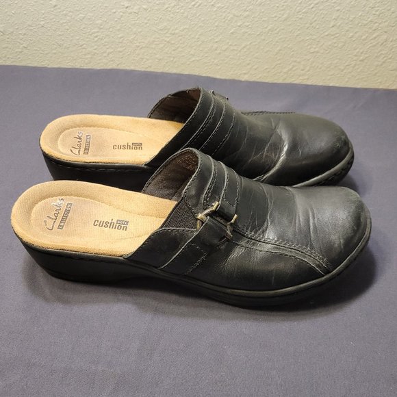 CLARK WOMENS BLACK LEATHER SLIP ON CLOGS - GREAT CONDITION - Picture 8 of 8